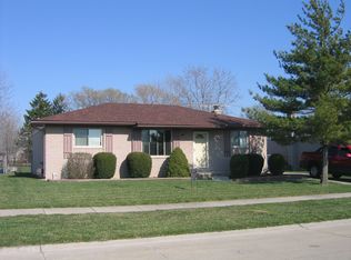 46918 McKenna Dr, Macomb, MI 48044