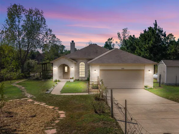 105 Comanche Dr, Paige, TX 78659