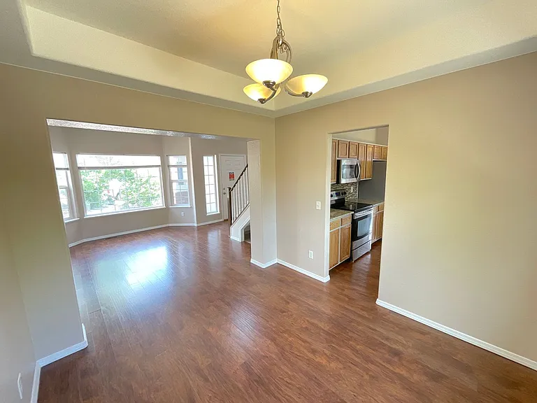 2579 Weyburn Way — Photo 13