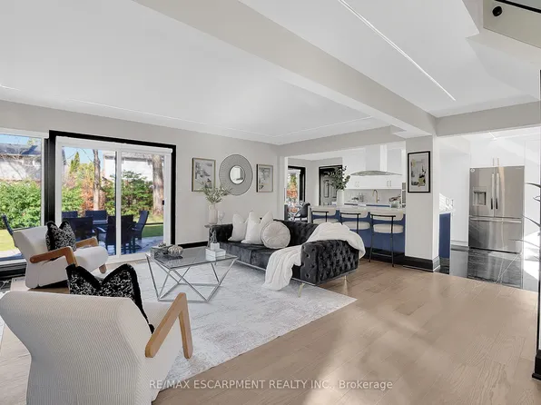 1915 Delaney Dr, Mississauga, ON L5J 3L2