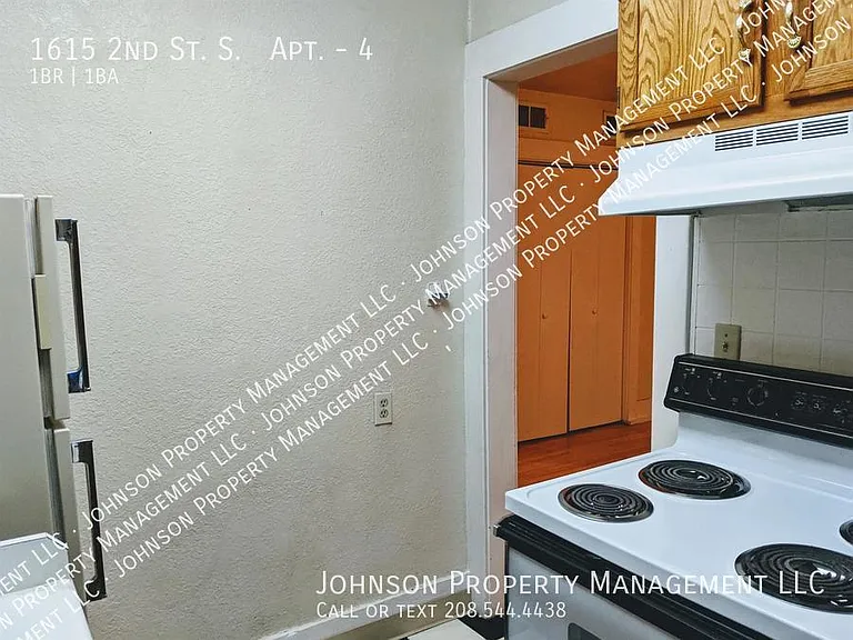 1615 2nd St S #4 — Photo 4