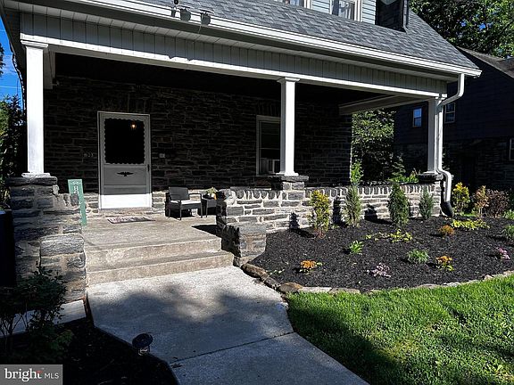 2nd image of 803 Grove Pl