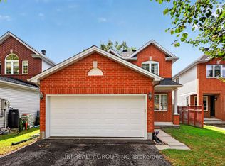 43 Crystal Park Cres, Ottawa, ON K2C 4A3