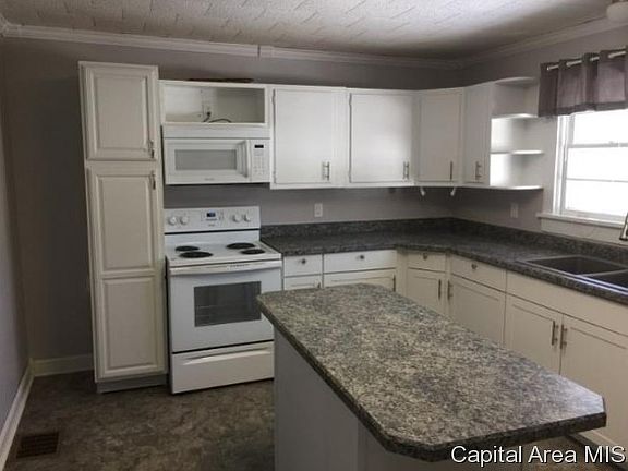2nd image of 1002 S 8th St