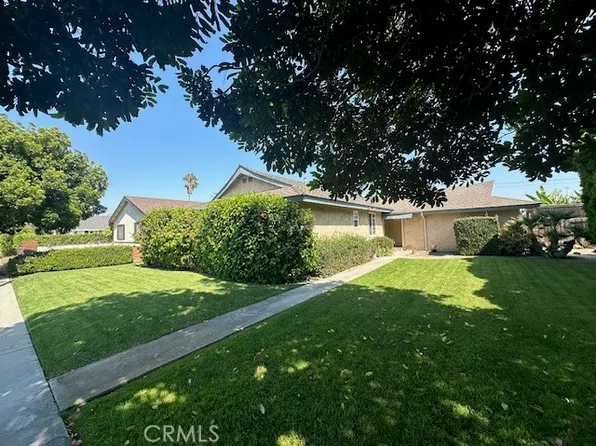 17332 Goldenwest St, Huntington Beach, CA 92647