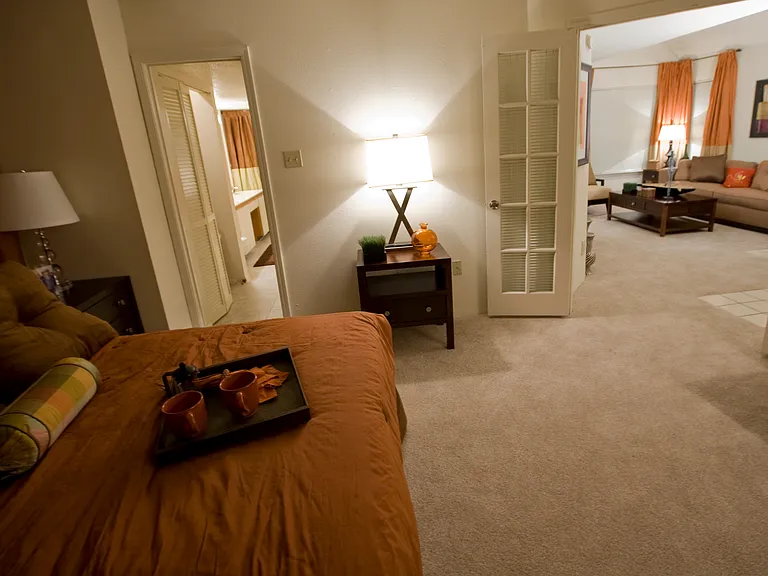 Riverview Villa Apartments — Photo 14