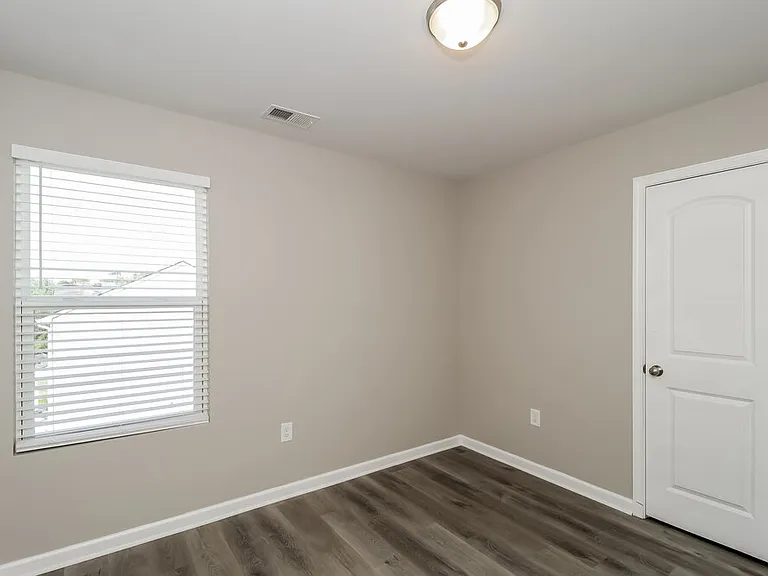 1739 Mary Ave — Photo 12