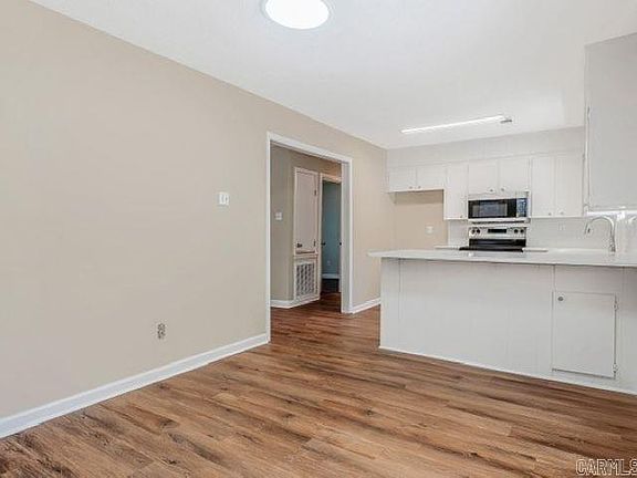 5th image of 39 Saint John St