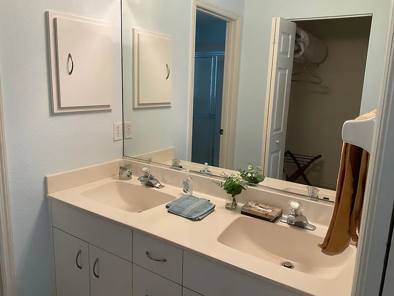 819 Montrose Dr #202 — Photo 20