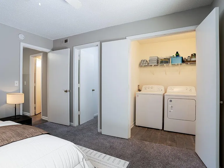 Alexander Station Apartment Homes — Photo 10