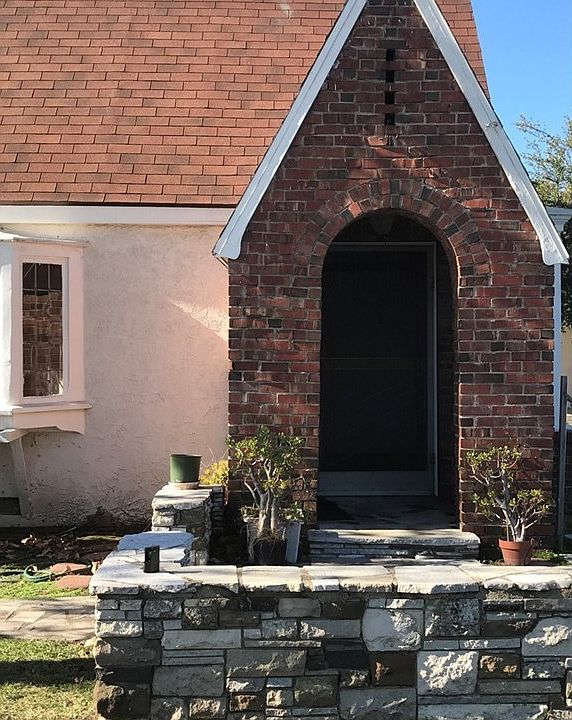 1st image of 3129 Sullivan Ave