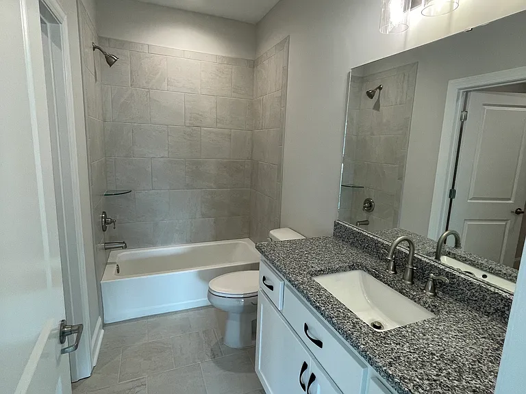 351 Commonwealth Blvd — Photo 11