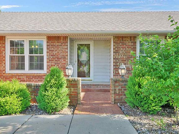 3rd image of 7104 E Greenbriar Cir