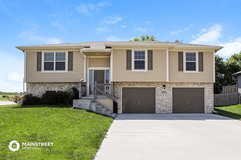 1507 N 9th St E, Louisburg, KS 66053 Zillow