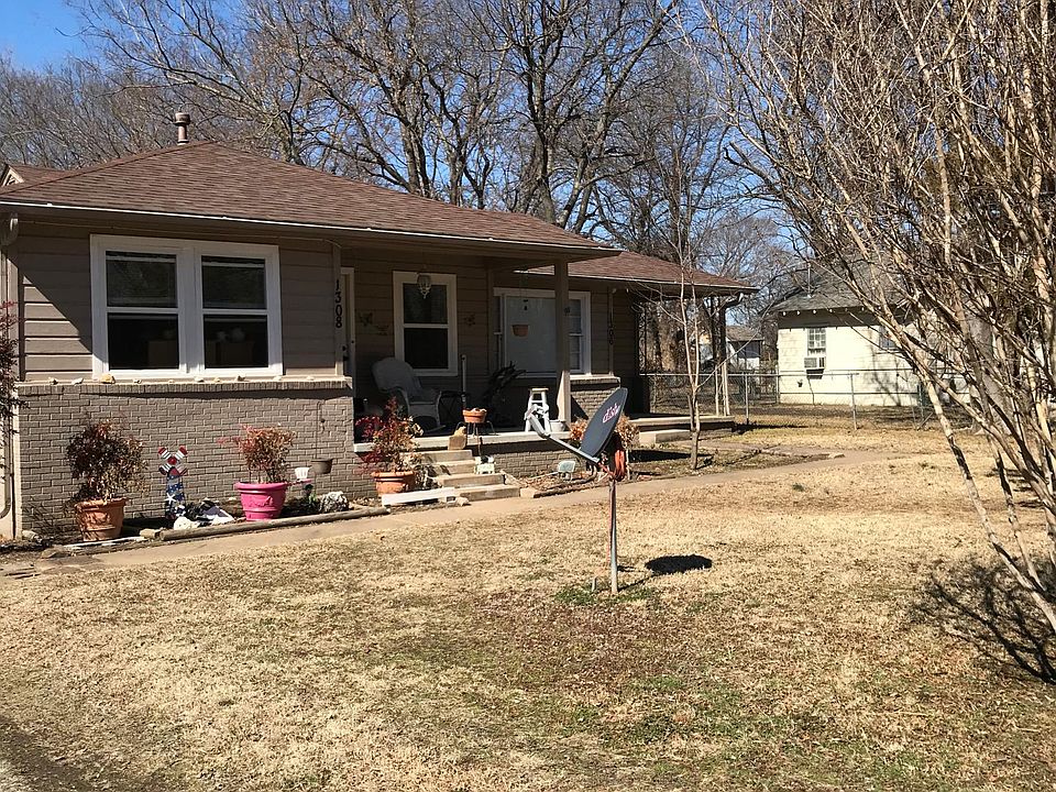 1st image of 1306 S 83rd Ave E
