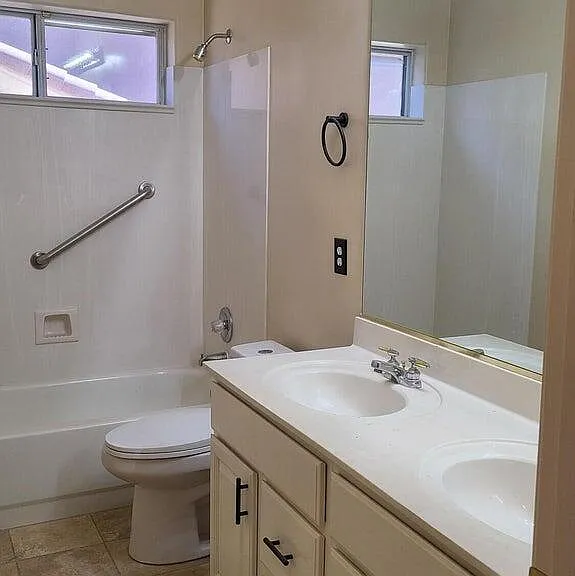 14206 S 12th Pl — Photo 22