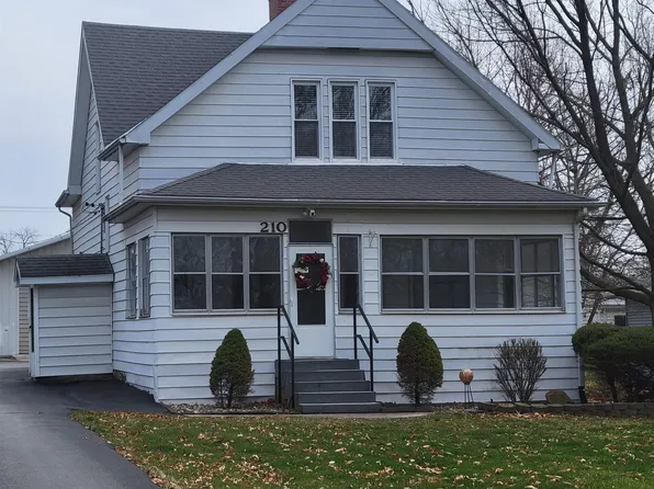 210 N 9th St, Hamilton, IL 62341