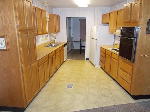 3rd image of 298 Country Gardens Dr