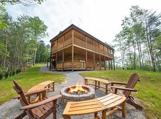 1044 Laurel Lick Rd, Pigeon Forge, TN 37863