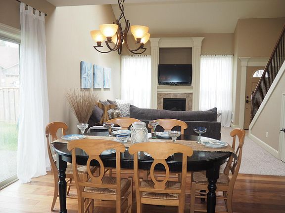 3rd image of 136 28th St NW #136