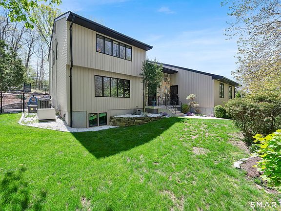 2nd image of 26 Hampton Drive