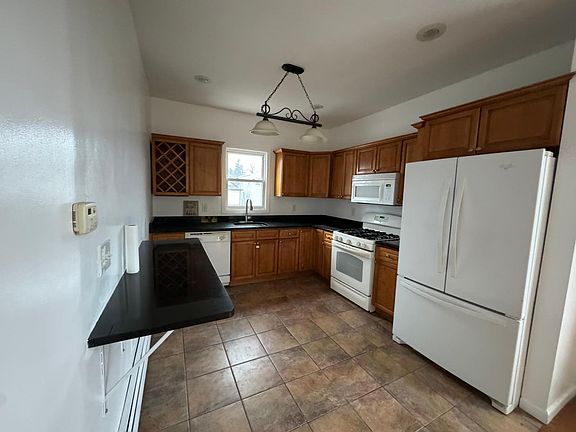 4th image of 96 Garfield Ave Floor 2