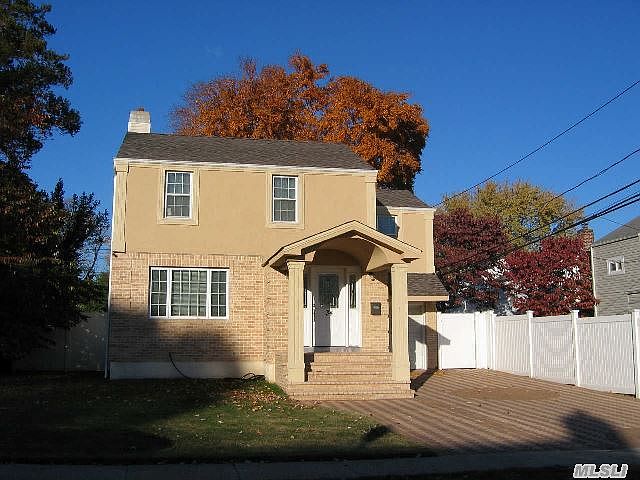 1st image of 34 Roy St