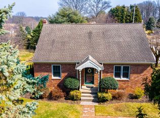 2188 Grandview Rd, Hanover, PA 17331