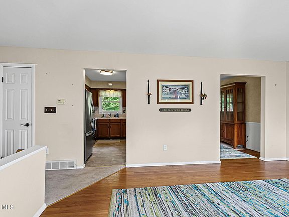 5th image of 113 Sugar Hill Road