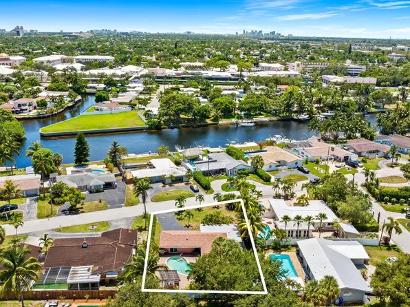 261 SW 18th Court, Pompano Beach, FL 33060