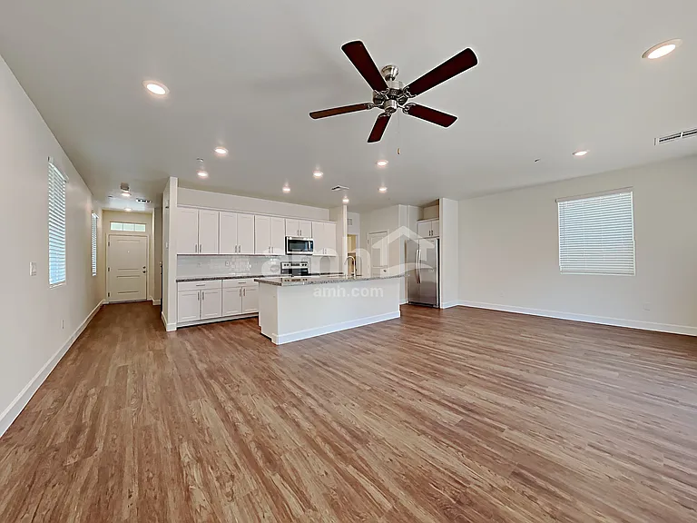 136 Charmante Tulip Ln — Photo 8