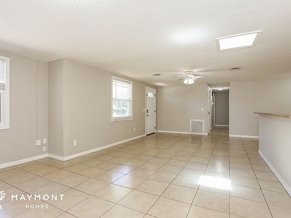 4th image of 2799 Commanche Ave