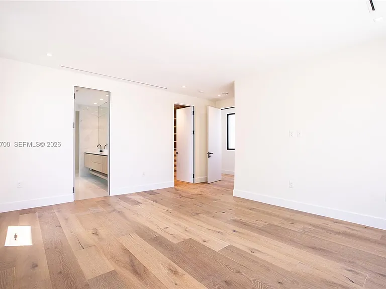 345 W 46th St — Photo 25