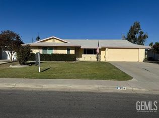604 River Oaks Dr, Bakersfield, CA