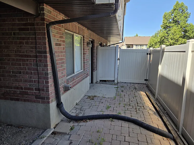 212 W Lyman Ln — Photo 33