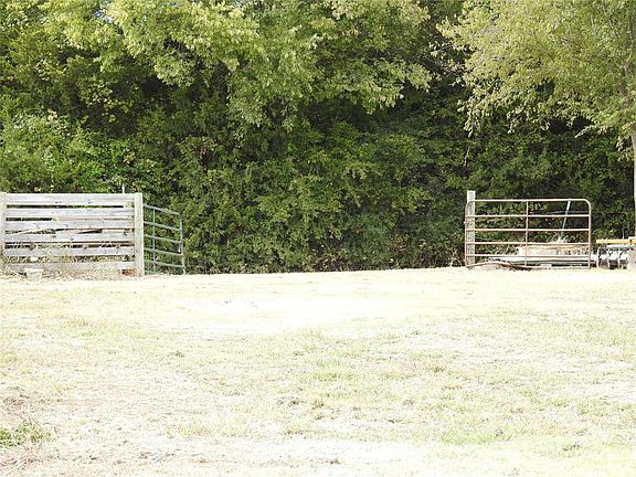 3rd image of 1217 County Road 4215