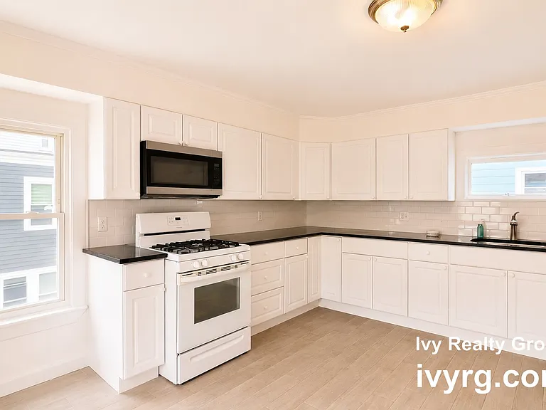 23 Mount Vernon St #2 — Photo 3