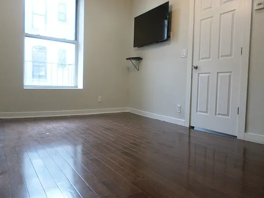Rented by Keller Williams NYC | media 22