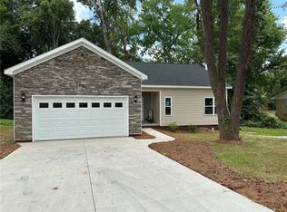 118 W Belvedere Rd, Greenville, SC 29605