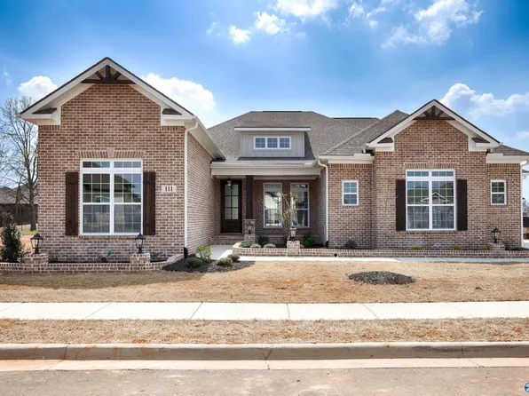111 Montcliff Dr, Madison, AL 35756