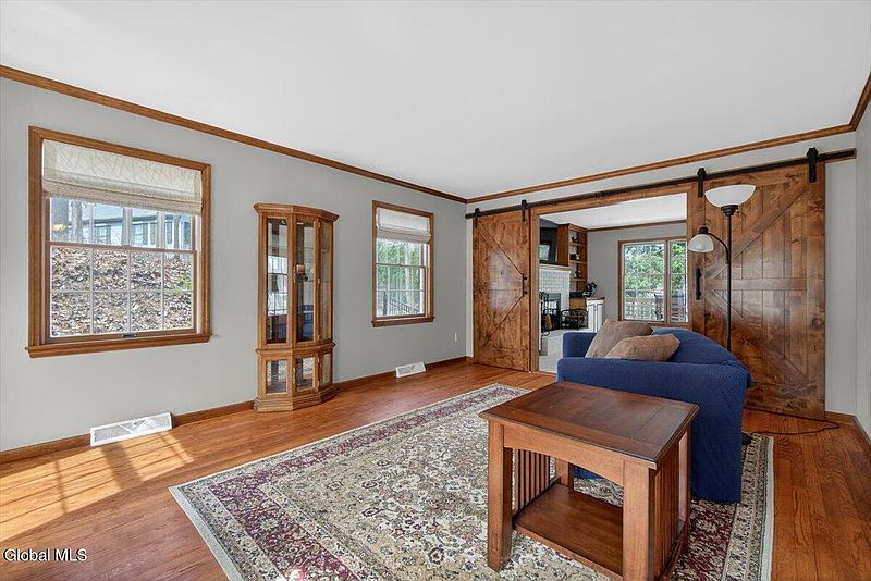 4th image of 61 Robinwood Drive
