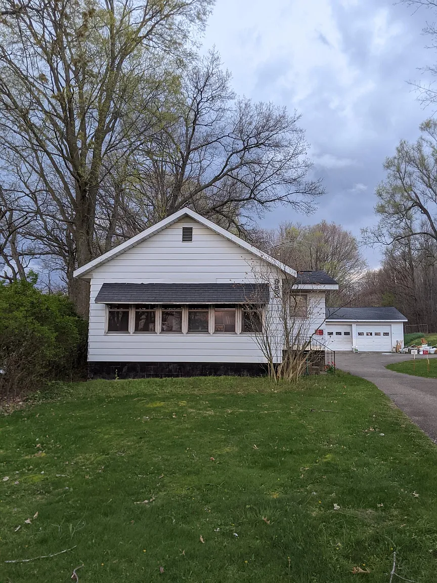 9833 Gorsline Rd photo 1