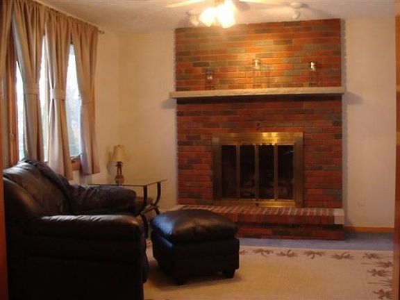 4th image of 29608 Grand Blvd