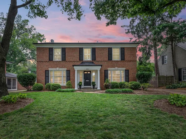915 S Meramec Ave, Saint Louis, MO 63105
