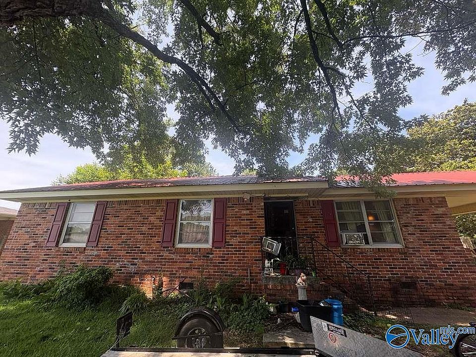 1st image of 310 Larkwood Dr SW