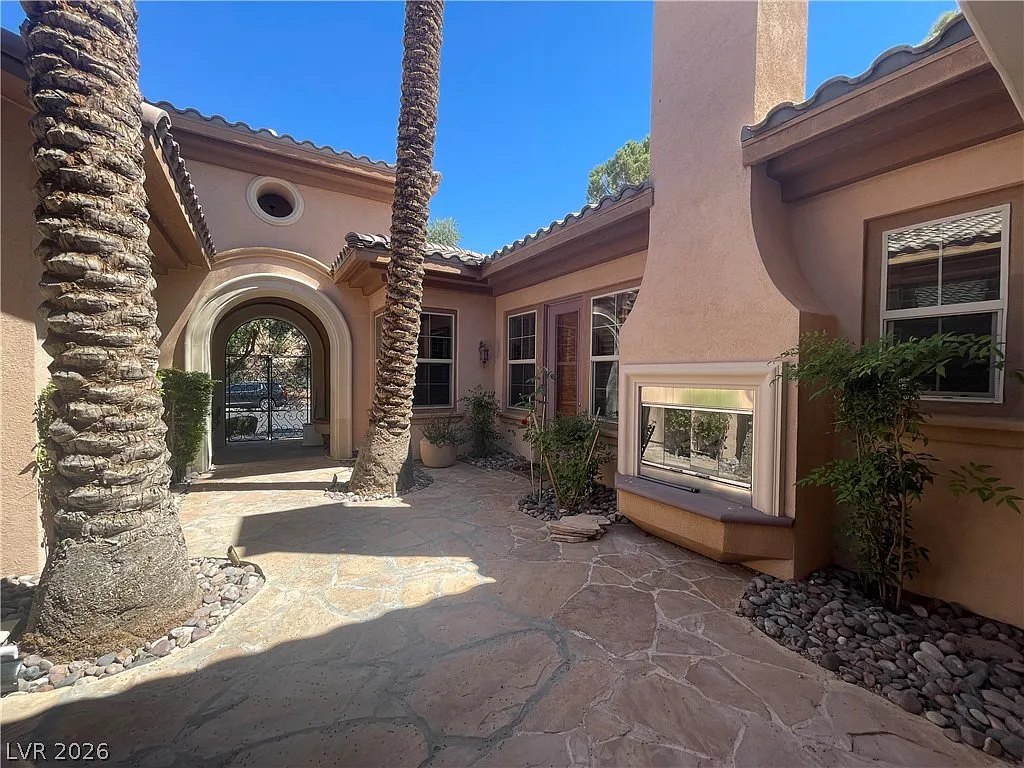 2 bed, 2.5 bath, 3654 sqft, $4,500 — Photo 4