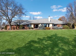 8 Hunt Club Ln, Oak Brook, IL 60523