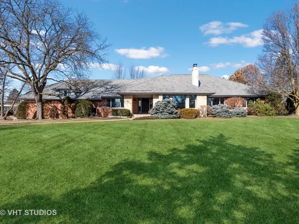 8 Hunt Club Ln, Oak Brook, IL 60523