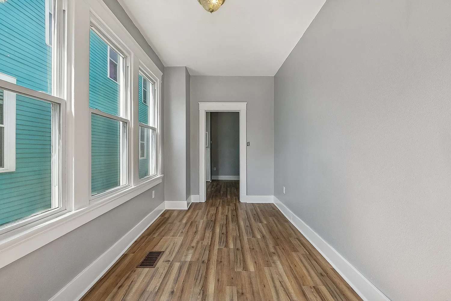 5 bed, 1800 sqft, $3,000 — Photo 3