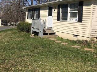 559 Rockbridge Dr SE, Leesburg, VA